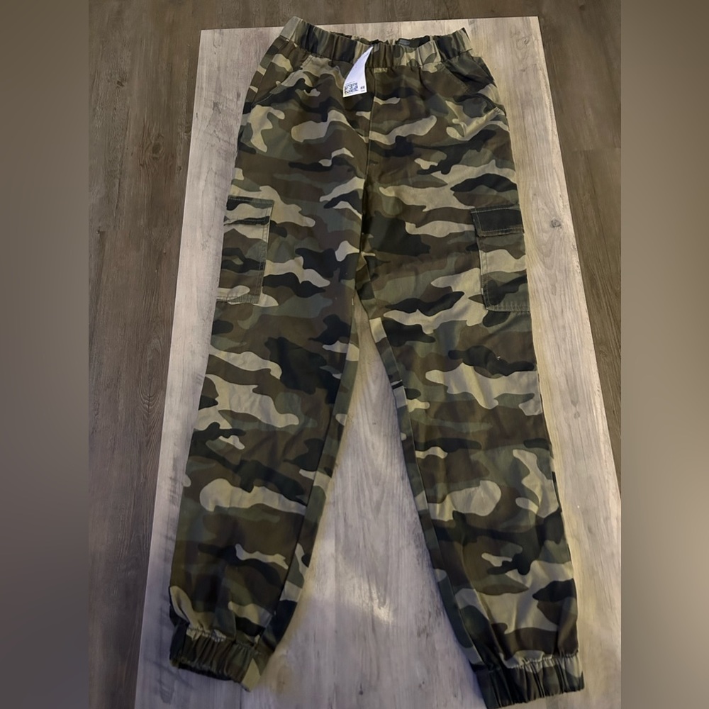 Super trendy camo pants